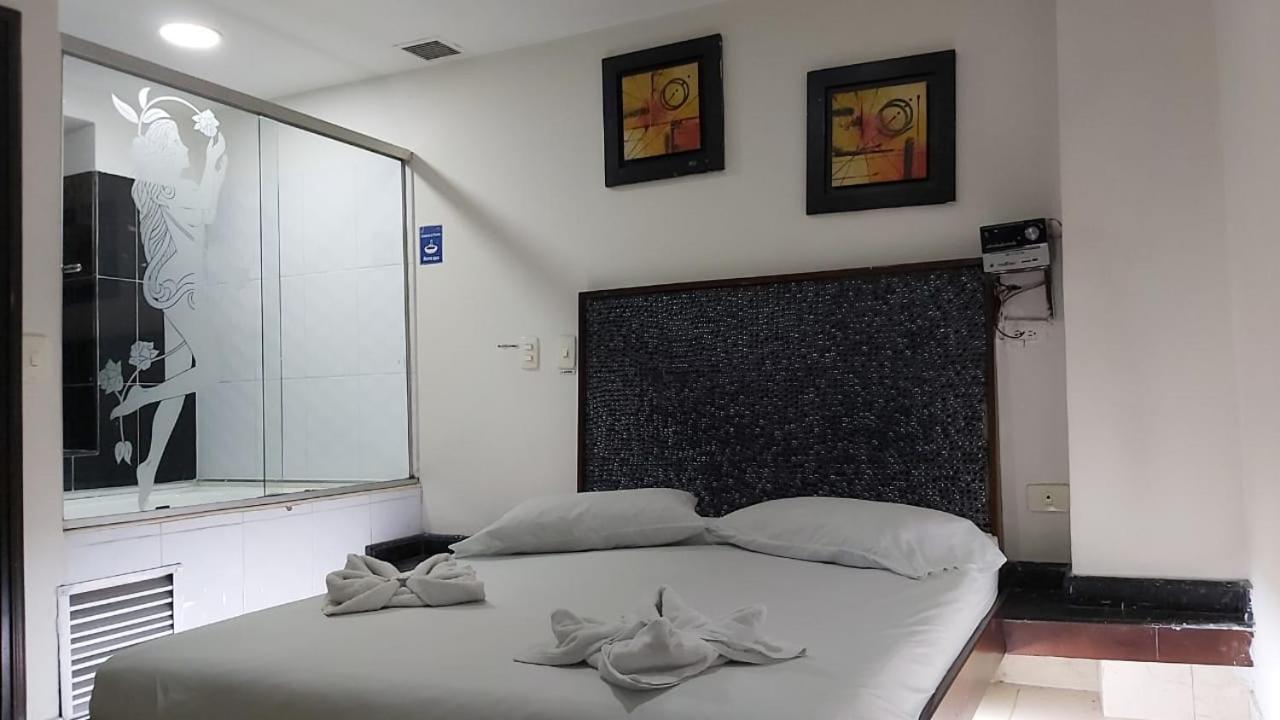 Hotel Marat Suite Medellín Dış mekan fotoğraf
